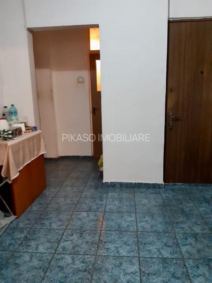 Vanzare apartament 4 patru camere semidecomandat - 2