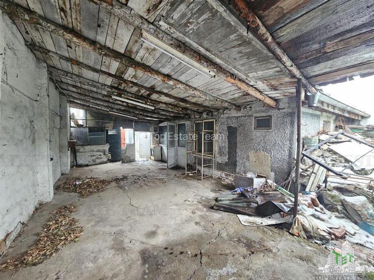 Teren intravilan+casa demolabila, dubla deschidere, 200 mp, toate utilitatile, P - 2