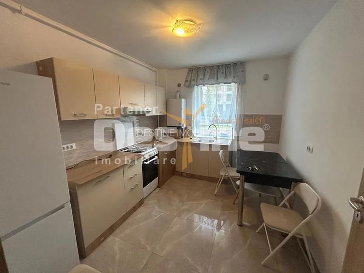 Apartament cu 3 camere, cu balcon si loc de parcare inclus, situat in Tractorul - 3