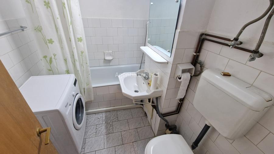 Garsoniera spatioasa zona 13 Decembrie - 4