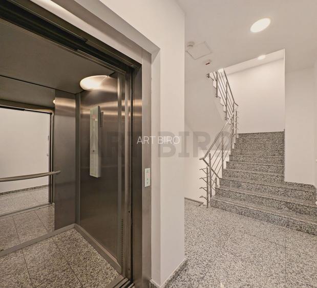 Zero comision, 260mp parter Universitate, showroom - birou, 3' metrou - 3