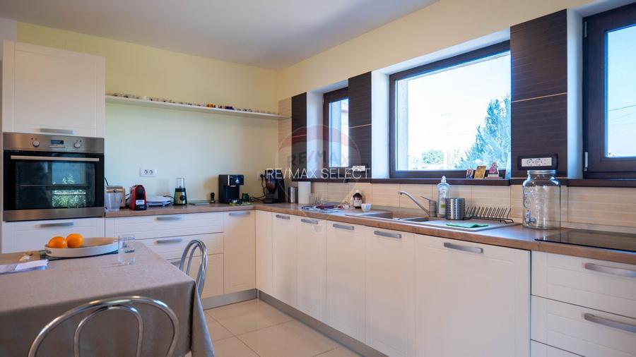 Vanzare vila deosebita cu 4 camere, Branesti - Autostrada Soarelui - 19