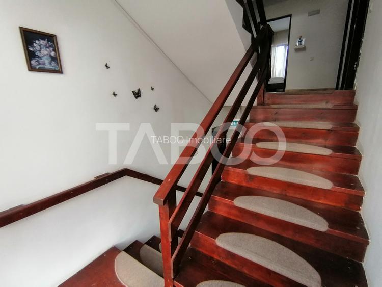 Pensiune 13 camere 16 bai sauna piscina si teren 1565 mp Cisnadioara - 36