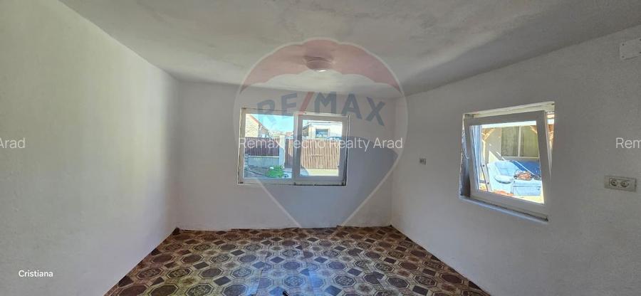 Casă cu anexă, livadă și panouri fotovoltaice - 7