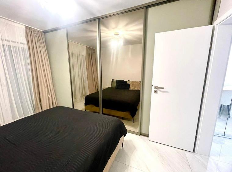Apartament,etaj intermediar si parcare,zona Sopor