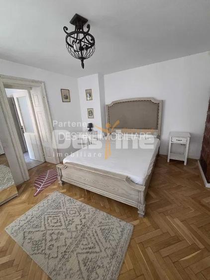 Apartament 2 camere, et. 1, proaspăt renovat, Piața Sfatului - 2