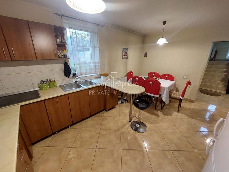 Casa De Vanzare, 1.700 Mp Teren, Strada Marului, Unirii - 2