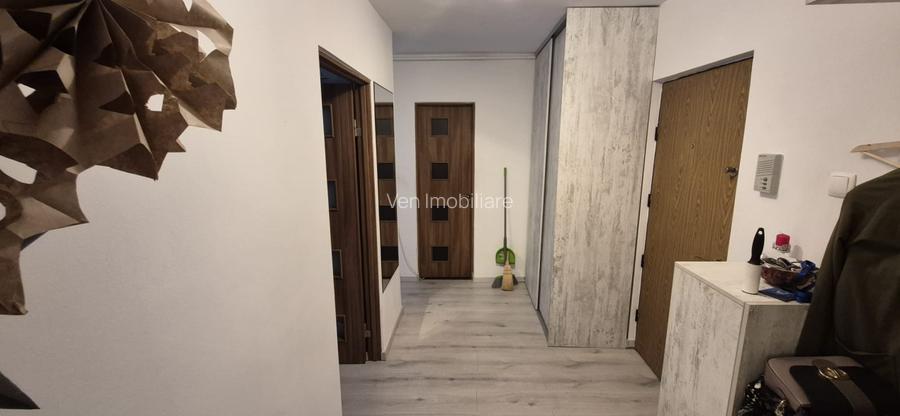Apartament 2 camere , decomandat, et. 3, strada  Andrei Muresanu - 7