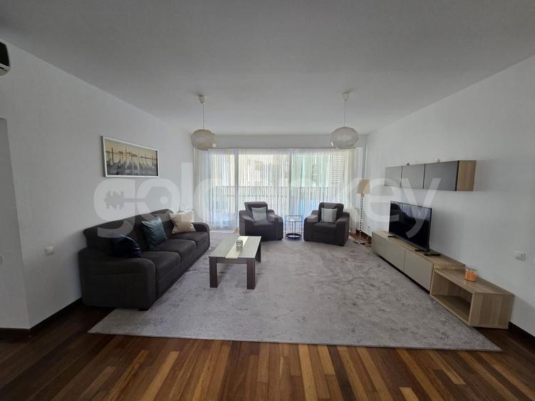 Apartament cu 4 camere | 4 bai | 2 terase si garaj