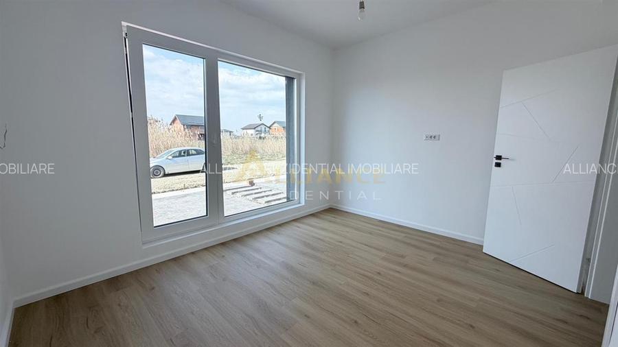 Casa Individuala - 3 camere - 2 bai - 440mp teren - 10