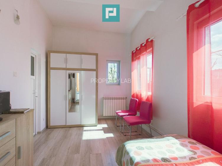 Casă cu 7 camere și teren generos în Șofronea - 11