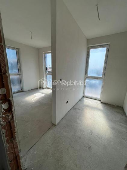 Apartament cu 3 camere de vânzare, semifinisat, în bloc nou, Unirii - 2