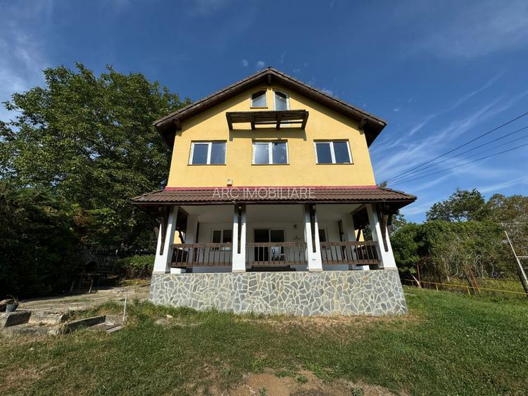 Casa in Săcele poziționată într-o zona linistita, comision 0 - 2