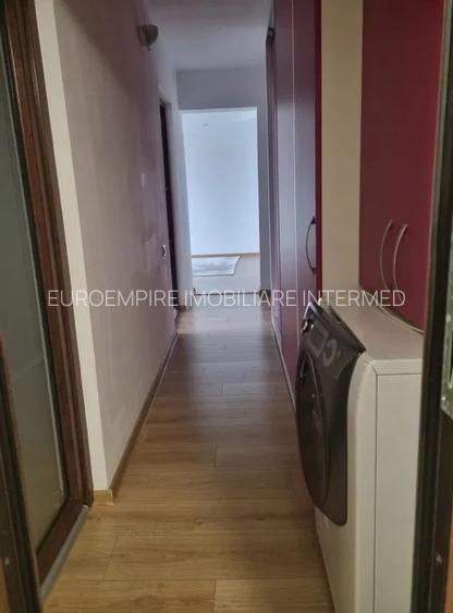 Apartament  cu 3 camere de vânzare , zona Casa de Cultură - 5