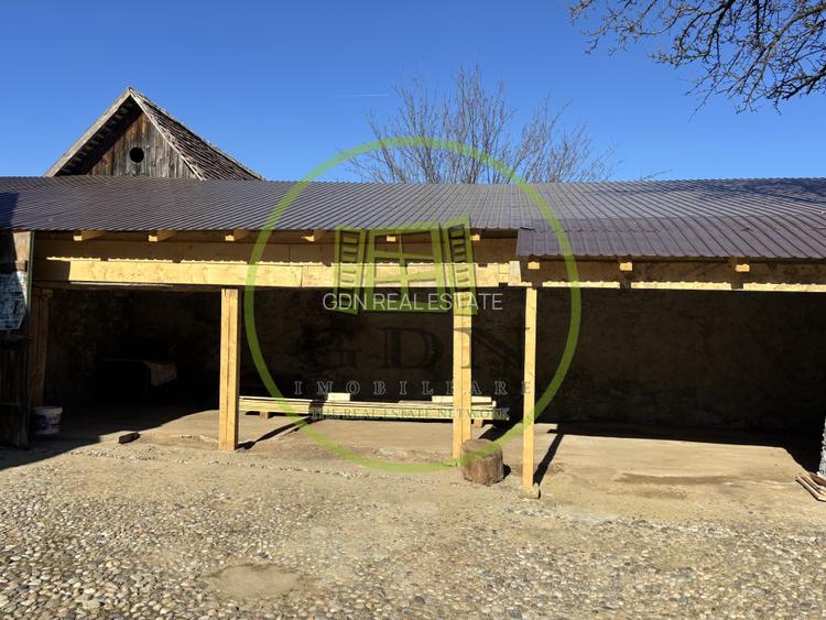 Casa saseasca + 3000mp teren  sat Nou - 4