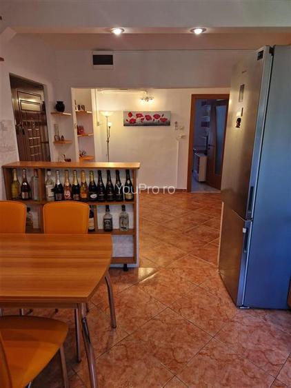 Dambovita 3 camere Decomandat etaj 4 - 7