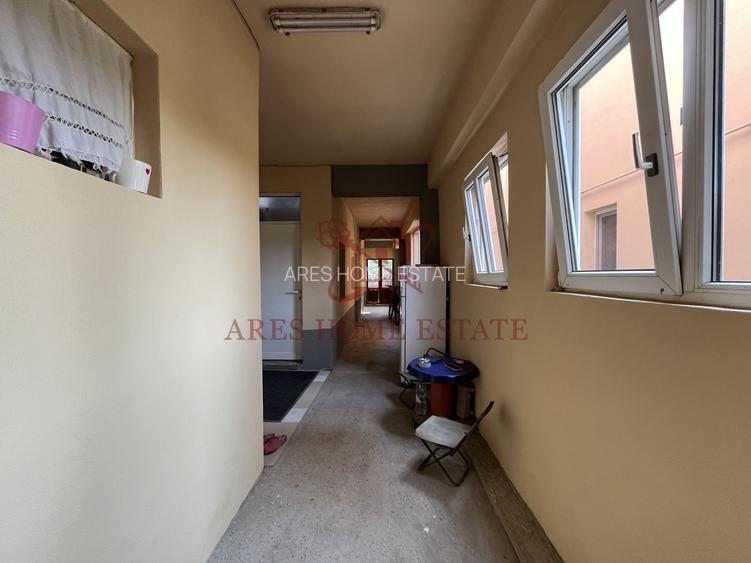 Casă individuală P+1+pod, pe piloni cu panouri solare - 11