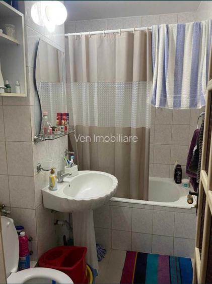 Apartament 4 camere etaj 3 zona Calea Moldovei - 2