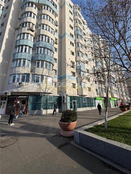 Metrou Aparatorii Patrie 3 cam bloc 1985 et 2 - 16