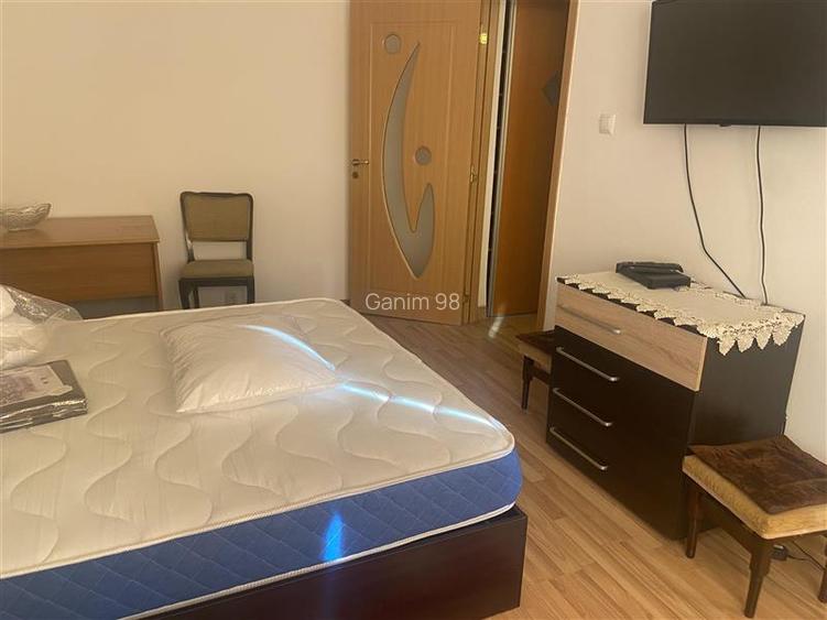 Garsoniera , zona B-dul Independentei , et 2 , 32 mp , decomandata , mobilata si - 6