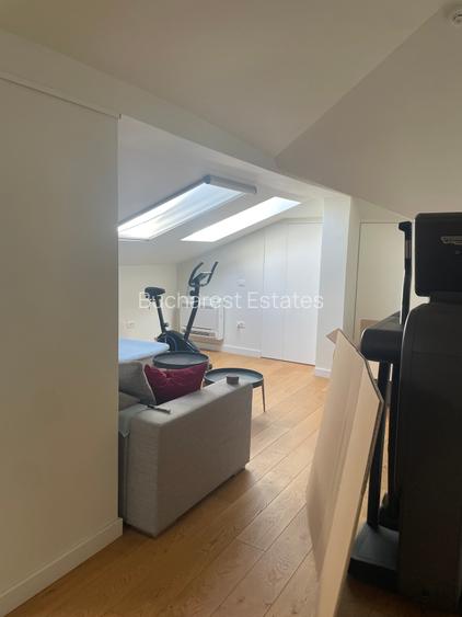 Oxford Gardens beautiful 5 bedrooms semi-furnished villa - 46