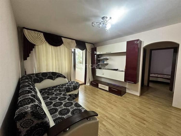 Apartament cu 2 camere, etajul 1/4, zona Podu Ros - 2
