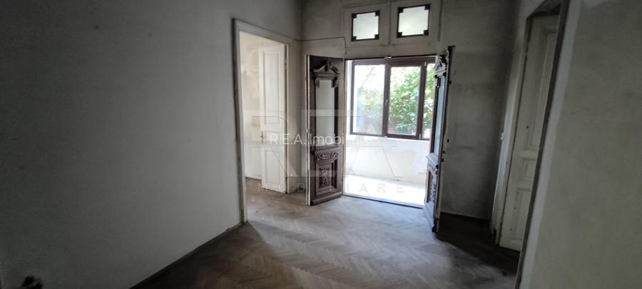 Casa cu 9 camere, Parcul Carol - 3