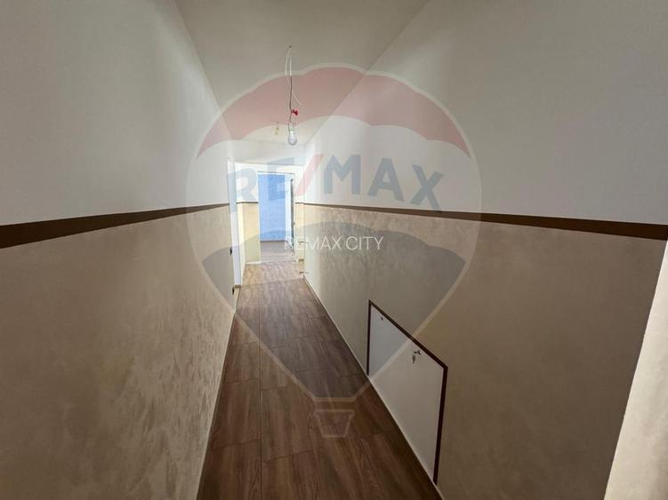 Casa  si  teren zona Balaurul - 21