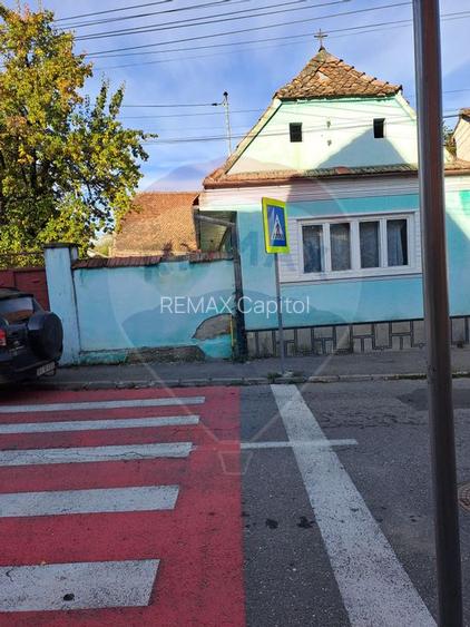 Casă / Vilă de renovat cu doua fronturi stradale - 3