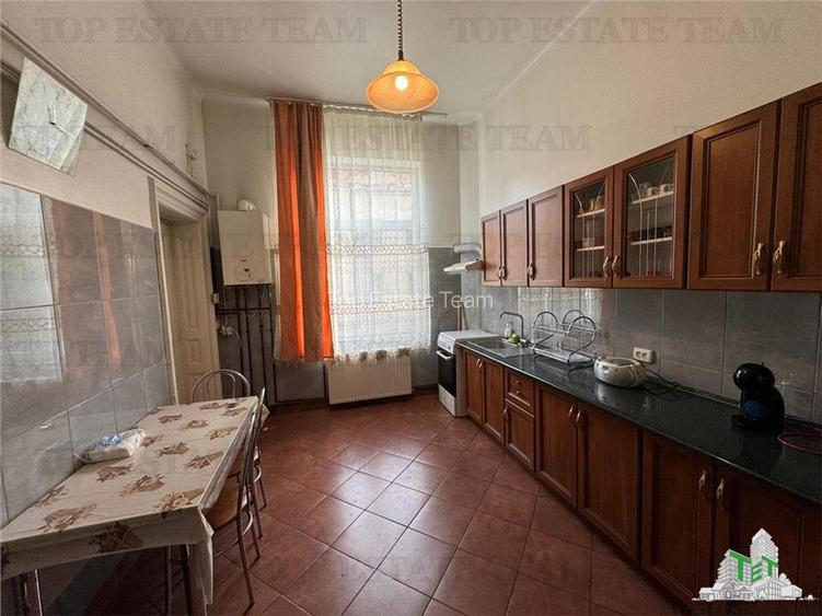 Apartament cu 4 camere  de vanzare, Ultracentral,  Kogalniceanu, curte si pod - 11