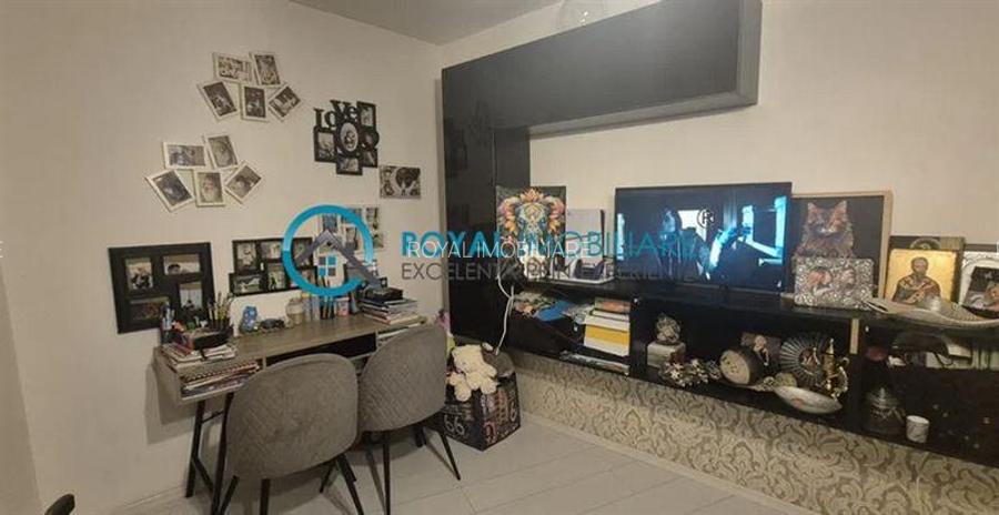 Royal Imobiliare - Vanzare apartament 2 camere zona Piata Mihai Viteazu - 2