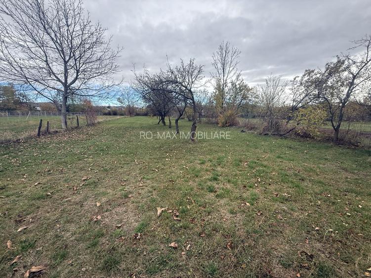 Teren intravilan împrejmuit 2331 mp la strada, toate utilitățile! - 9