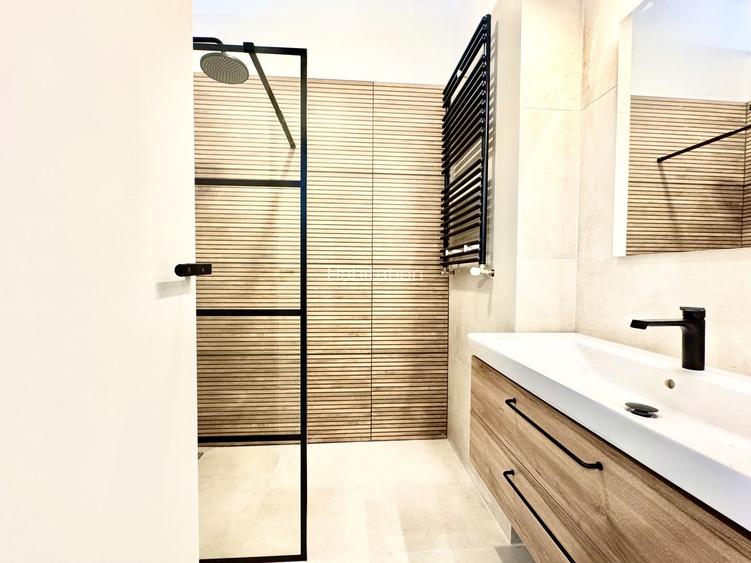 Apartament 2 camere, primitor si cochet, prima închiriere, Piața Maria - 12