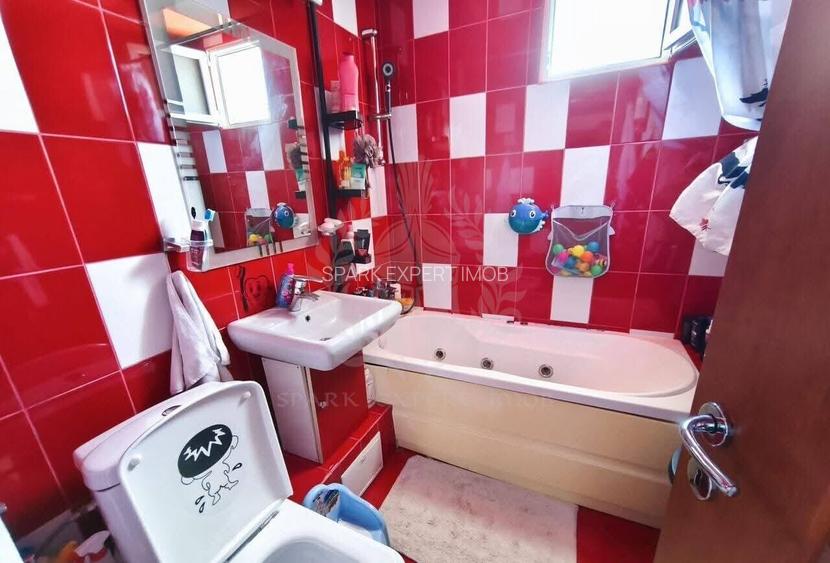 //3 CAMERE//REPUBLICII NORD// - 7