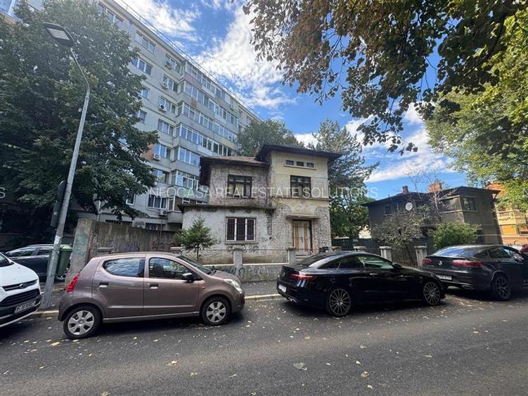 PROPRIETATE DE VANZARE DOMENII - TEREN 220 MP - 165 MP UTILI - 5