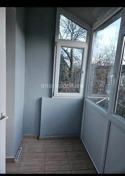 2 camere semidecomandat 50 mp de inchiriat apartament in zona Tudor V Cod 162088 - 8