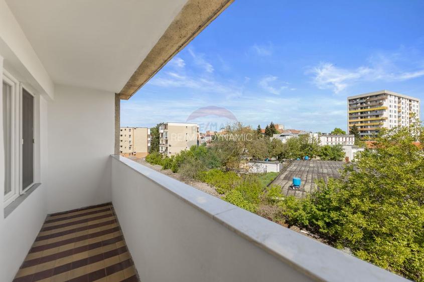 Apartament cu 3 camere, tip Samanta,  Splaiul Praporgescu - 13