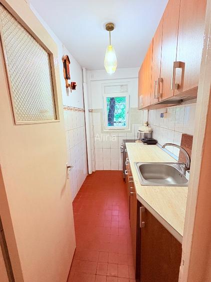 Vând apartament decomandat Dorobanti  - 4