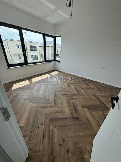 Vila Tunari cu vedere la LAC, 135m2 si curte mare - 8