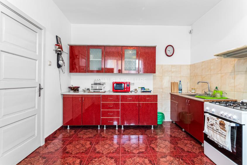 Vilă tip bloc 12 camere, 2 garaje 2 boxe  zona Tomis 1  Flămânda - 15