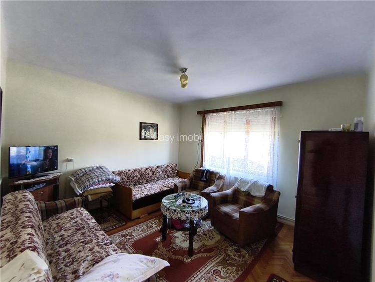 Casa pe un nivel renovata,curte individuala teren 780mp - 5