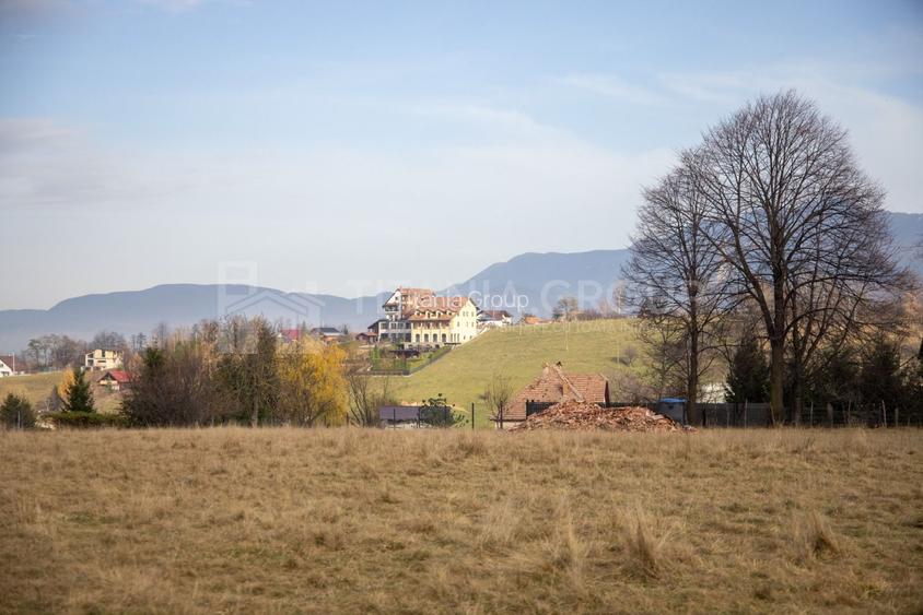 Teren intravilan parcelabil, priveliște spre munți, Sohodol, Bran - 11
