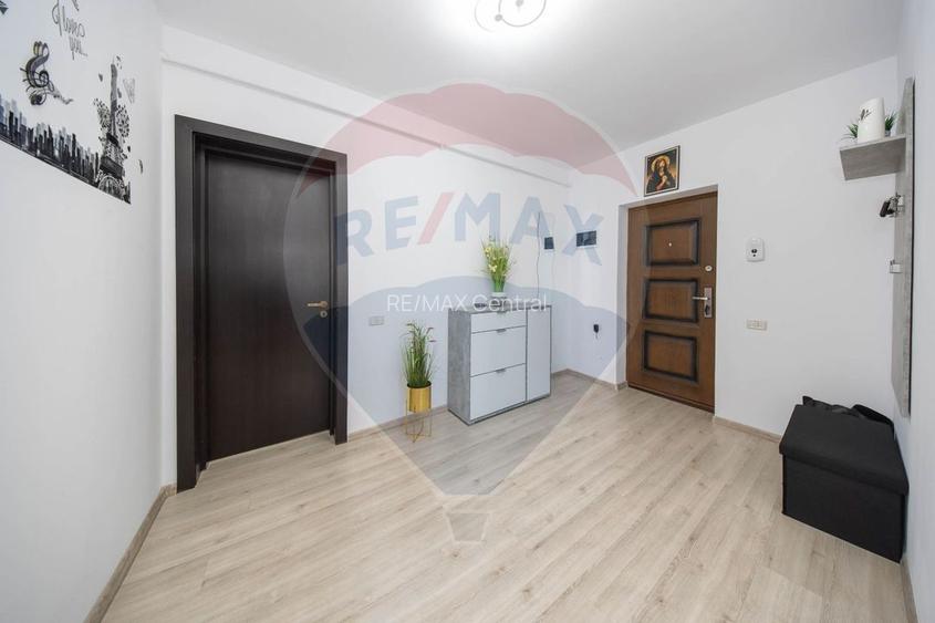 Apartament cu 2 camere de vânzare cu loc de parcare, Subcetate - 12