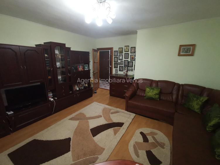 Garsoniera confort sporit in bloc de apartamente - 2