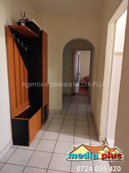 De închiriat apartament 3 camere decomandat – zona Port - 8