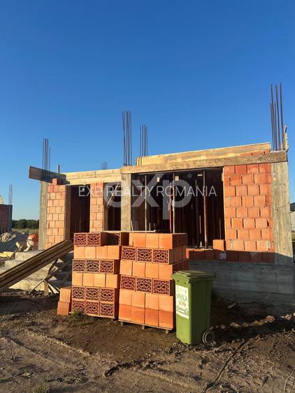 Single 4 camere 2 bai 132 mp totali 291 mp curte 6 minute Prelungirea Ghencea - 2