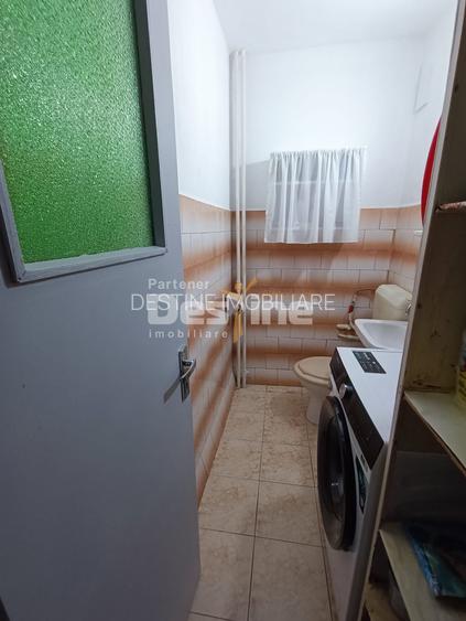 Apartament 3 camere, decomandat, metrou Dristor2 - 2