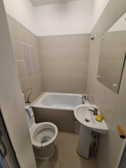 200 euro.!!!Garsoniera Et 1 Zona Ronat