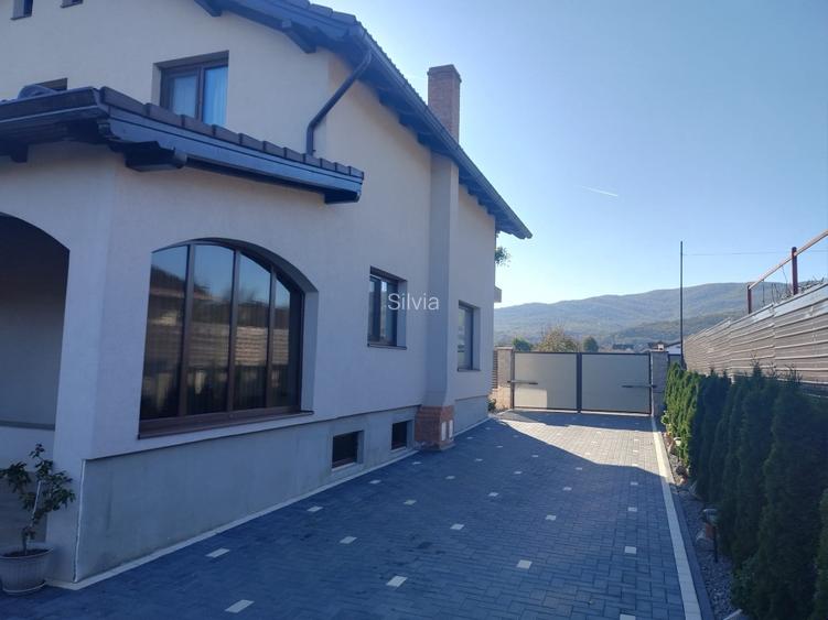 Casa  de vinzare 6 camere S+ P+ E  - 4