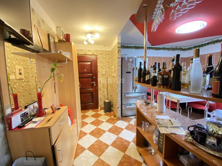 Apartament 2 Camere, 58 mp, Izolat, Renovat, Zona Soarelui, COMISION 0 - 6